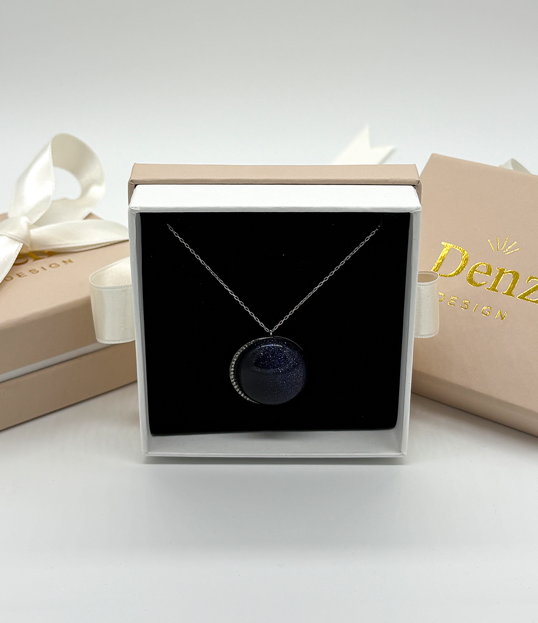 BLACK GOLDSTONE MOON KOLYE